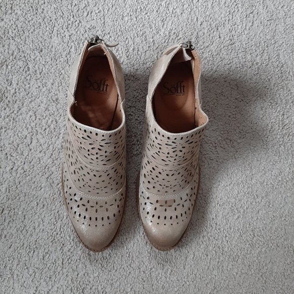 Sofft Shoes - EUC Sofft Wyoming bootie size 8.5 Anthracite